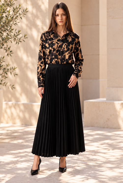 AList Pleated Skirt in Black